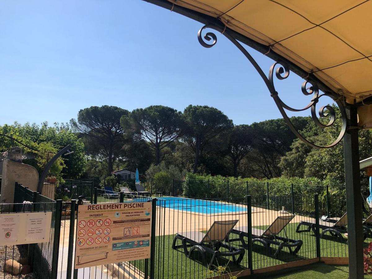 Camping De Parpaillon Roquebrune-sur Argens Zewnętrze zdjęcie